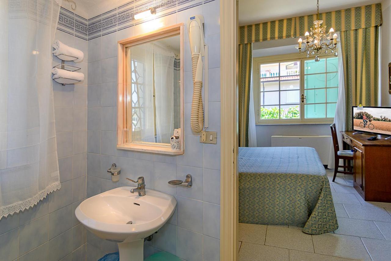 Hotel Poseidon Marina di Pietrasanta Εξωτερικό φωτογραφία