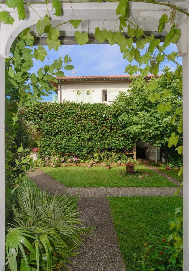 Hotel Poseidon Marina di Pietrasanta Εξωτερικό φωτογραφία