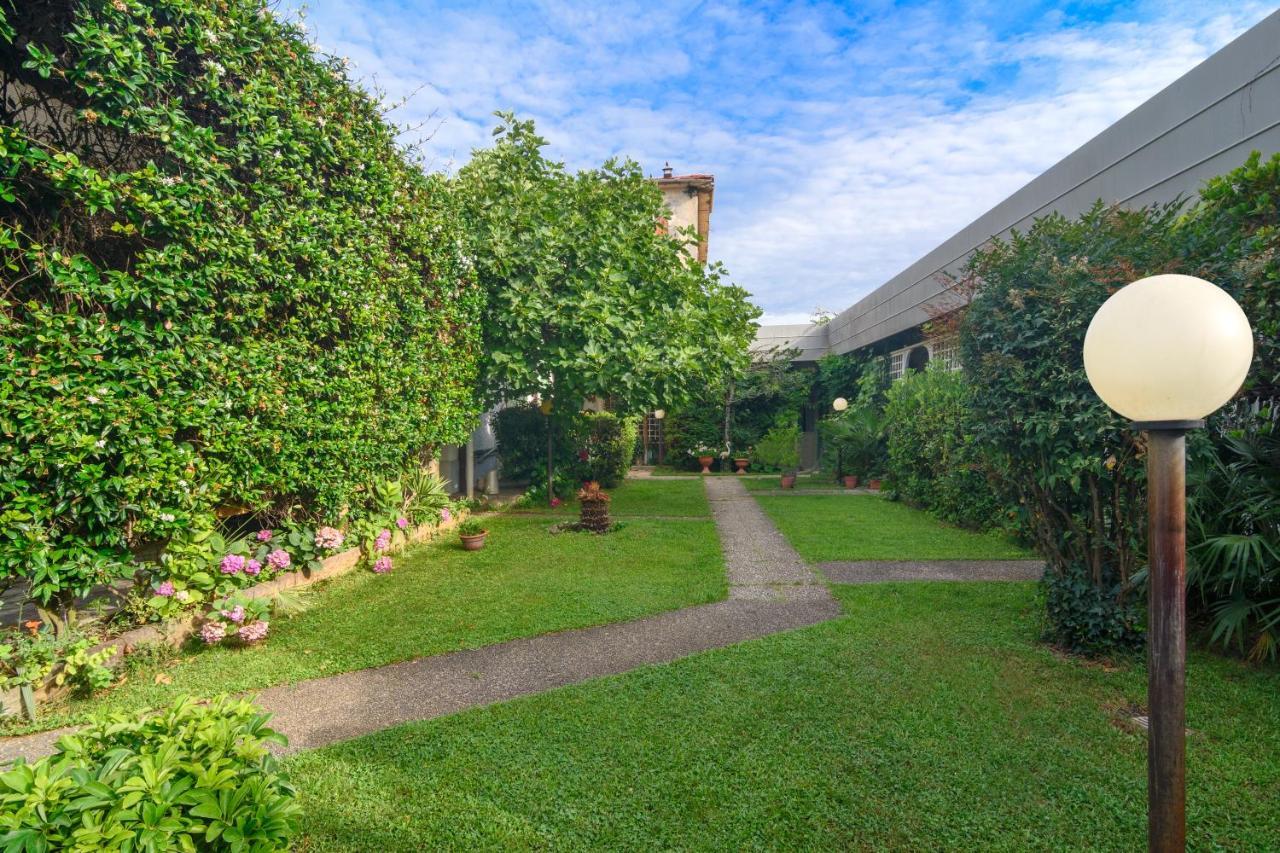 Hotel Poseidon Marina di Pietrasanta Εξωτερικό φωτογραφία