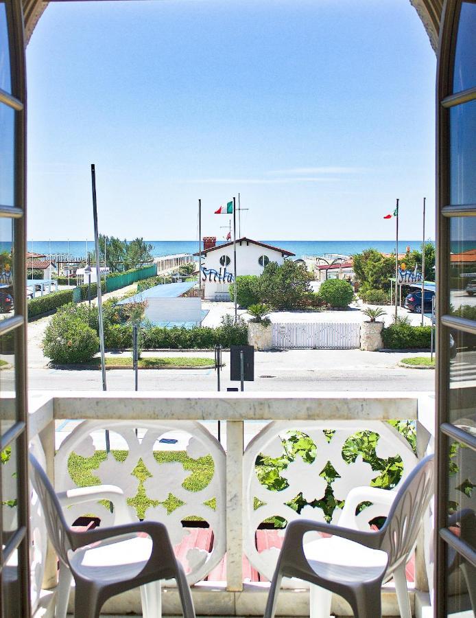 Hotel Poseidon Marina di Pietrasanta Εξωτερικό φωτογραφία